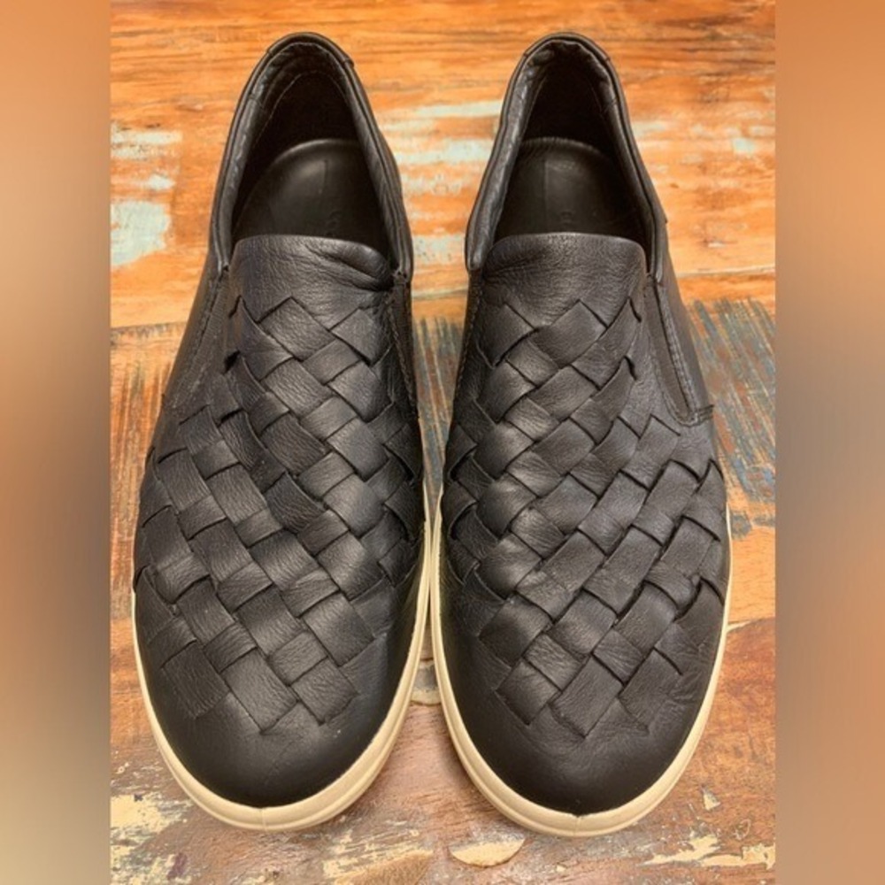 ecco soft 7‎ black woven leather sneakers Women's Size 10